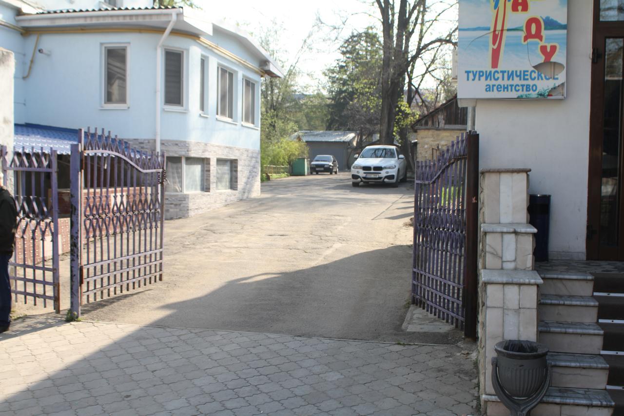 Old Tiraspol Hostel Εξωτερικό φωτογραφία